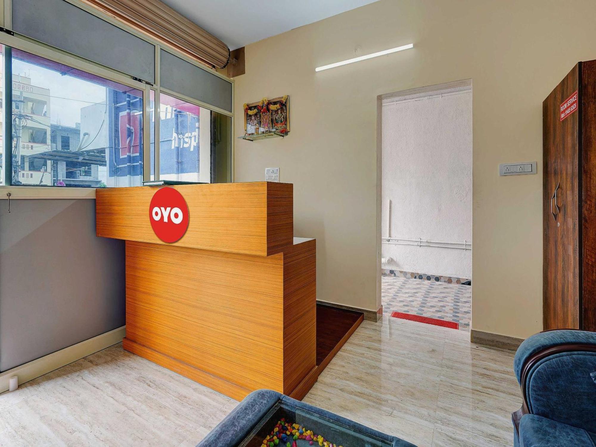 Oyo Flagship Shri Sai Palace Kumbalgod Εξωτερικό φωτογραφία